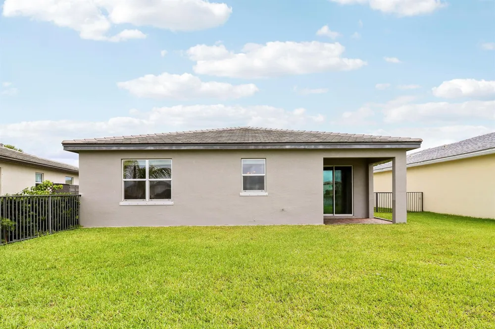 8292 NW GREENBANK CIRCLE Port St. Lucie, FL 34987