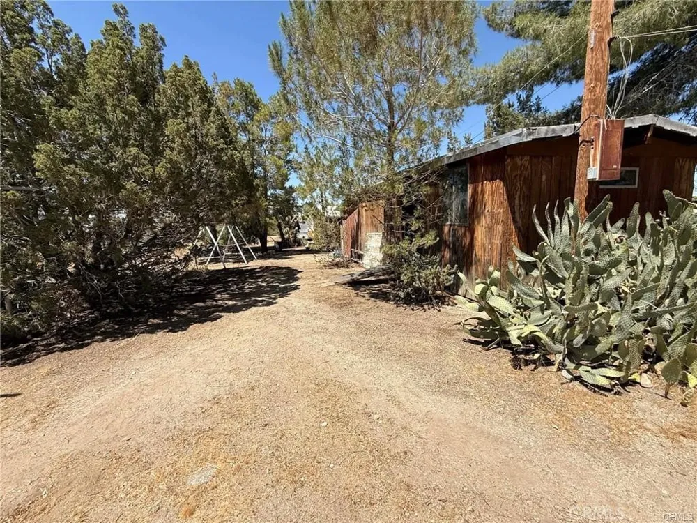 10623 Desert View Pinon Hills, CA 92372