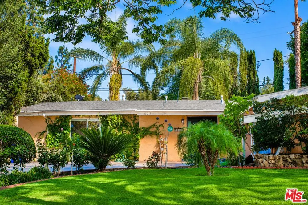23018 Bigler Street Woodland Hills, CA 91364