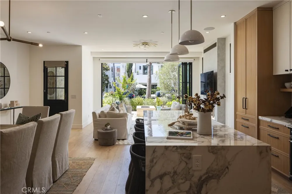506 Goldenrod Ave Corona del Mar, CA 92625