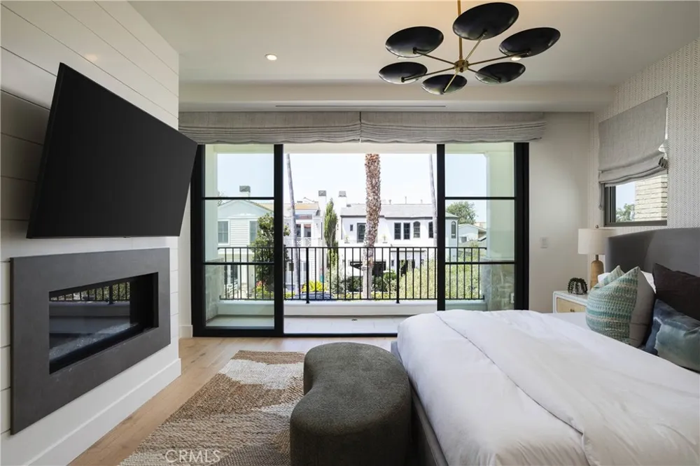 506 Goldenrod Ave Corona del Mar, CA 92625