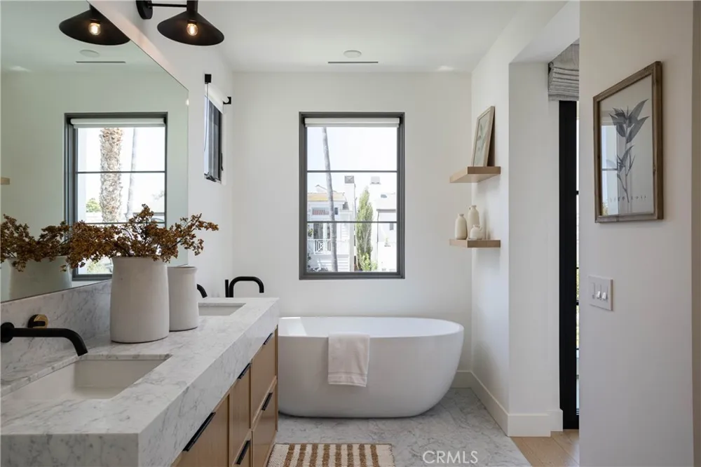 506 Goldenrod Ave Corona del Mar, CA 92625