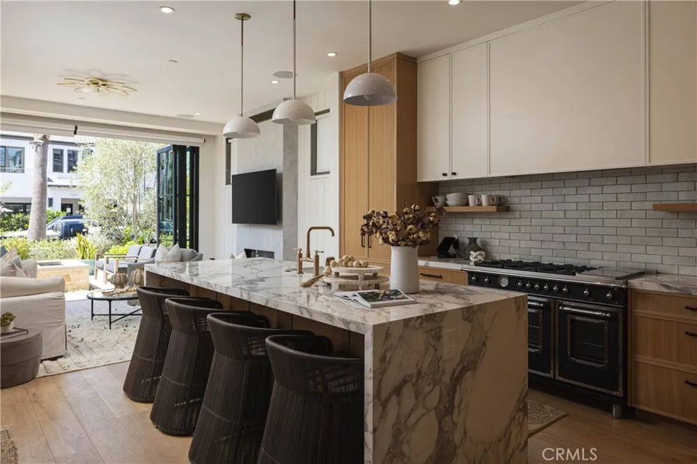 506 Goldenrod Ave Corona del Mar, CA 92625