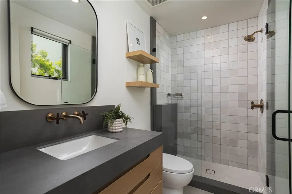 506 Goldenrod Ave Corona del Mar, CA 92625