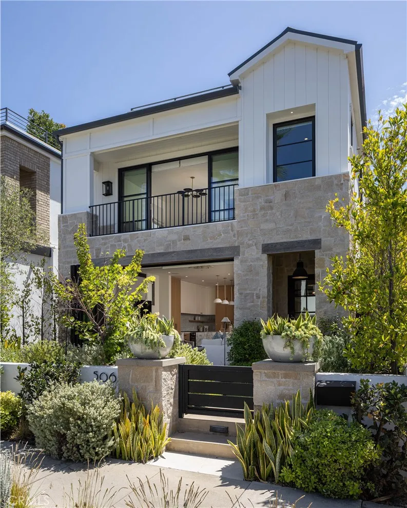 506 Goldenrod Ave Corona del Mar, CA 92625