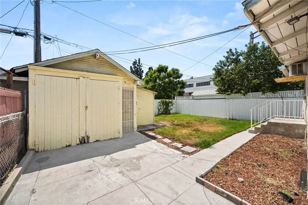 168 W Orange Street Covina, CA 91723