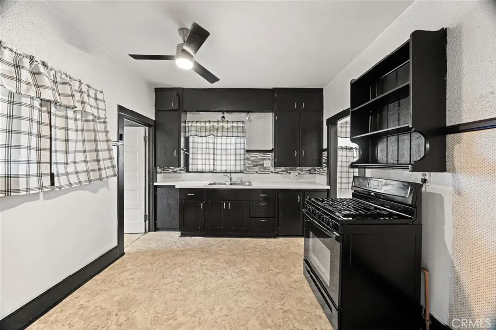 168 W Orange Street Covina, CA 91723