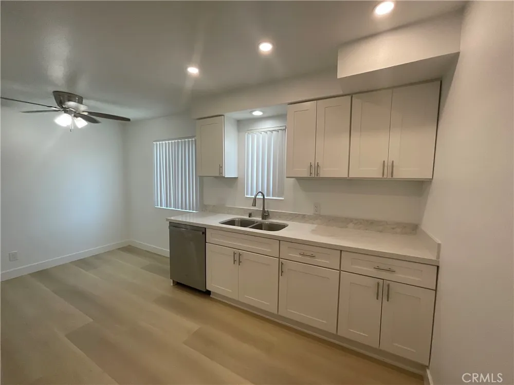 219 15th Street #5 Huntington Beach, CA 92648