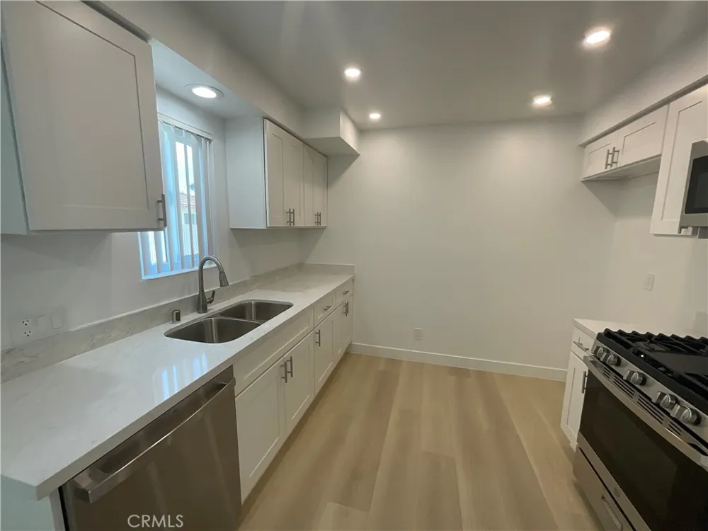219 15th Street #5 Huntington Beach, CA 92648