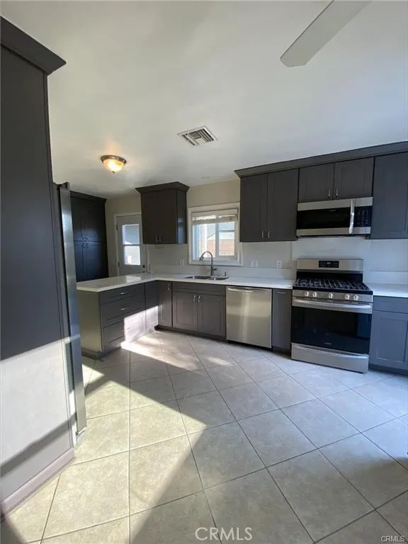 16131 Warren Lane Huntington Beach, CA 92649