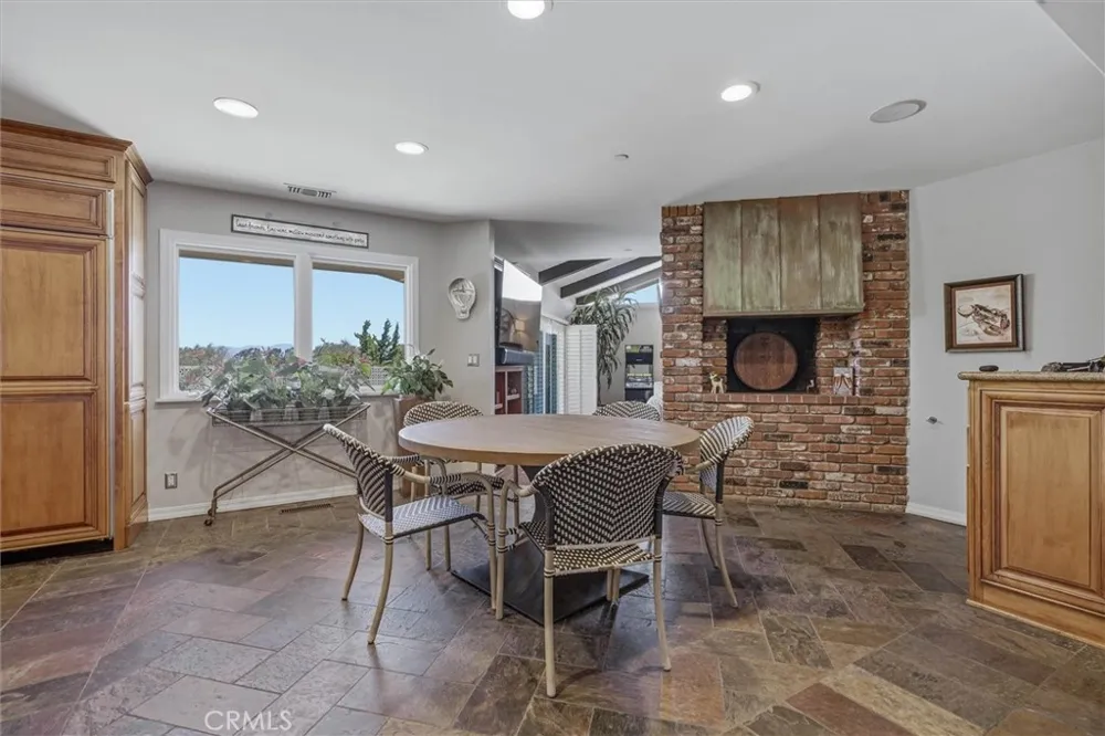 2184 Arrowhead Santa Maria, CA 93455