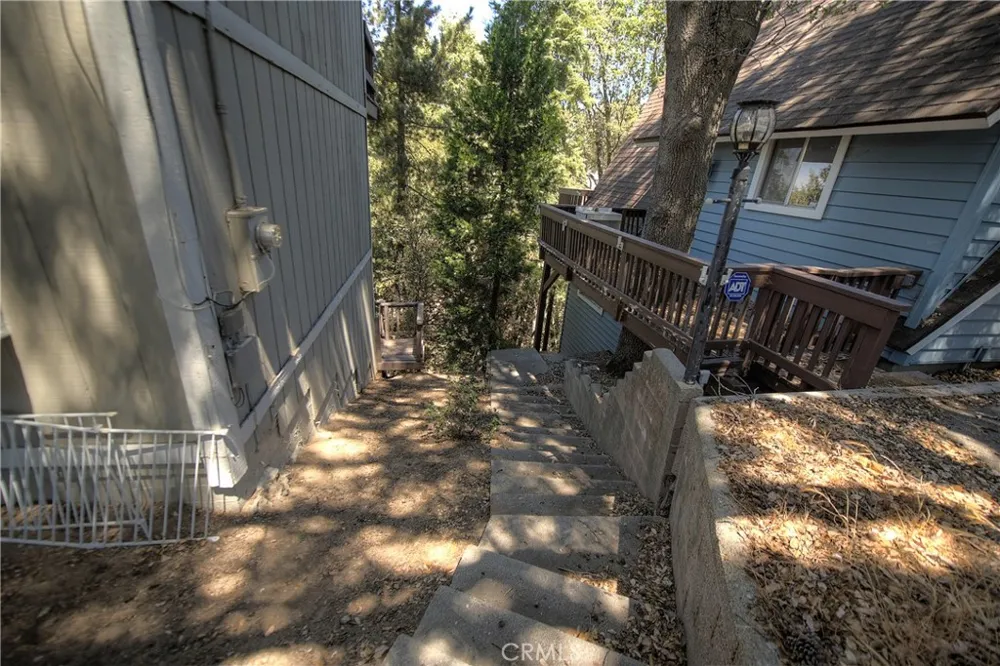 24896 Matterhorn Court Crestline, CA 92325