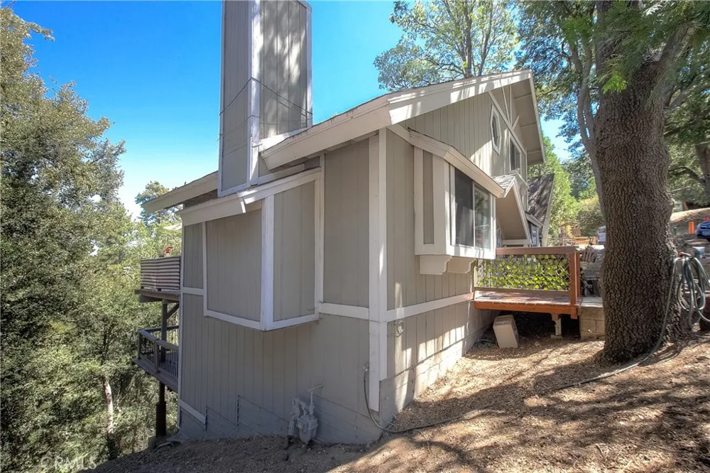 24896 Matterhorn Court Crestline, CA 92325
