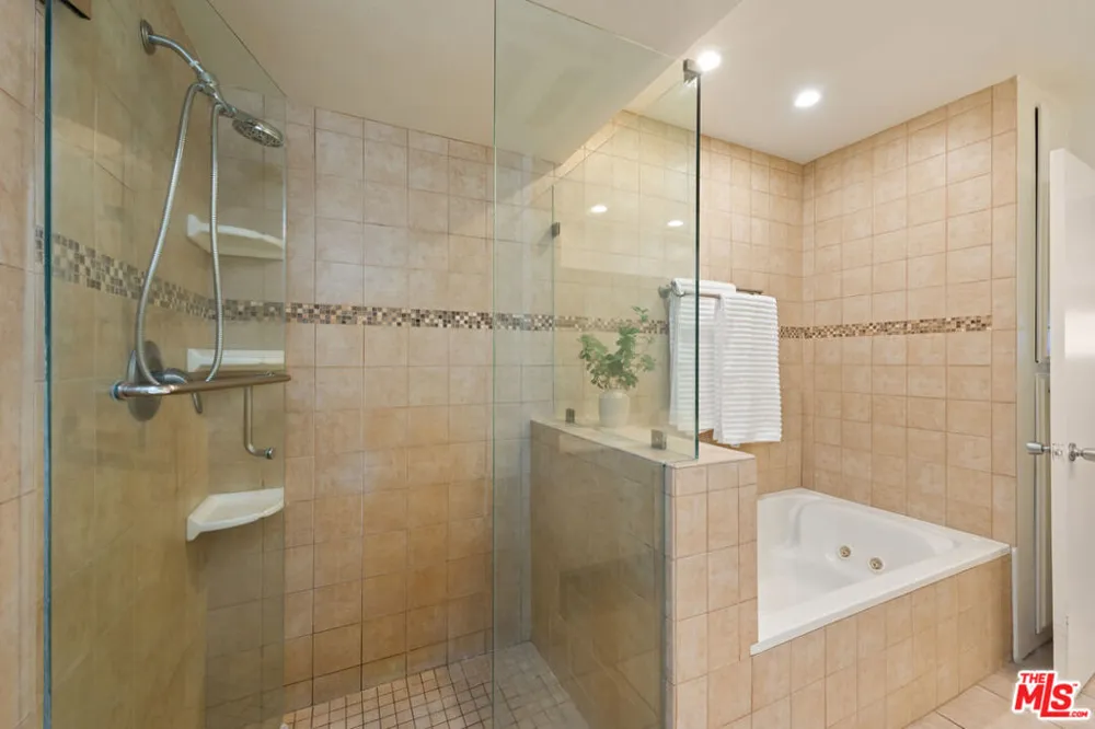 407 S Spalding Drive #5 Beverly Hills, CA 90212