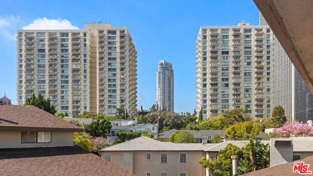 407 S Spalding Drive #5 Beverly Hills, CA 90212