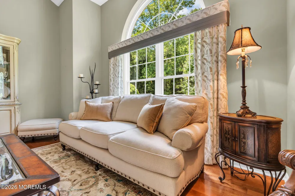 362 Meadowood Road Jackson, NJ 08527