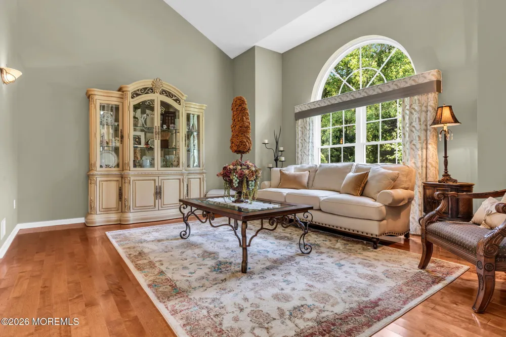 362 Meadowood Road Jackson, NJ 08527