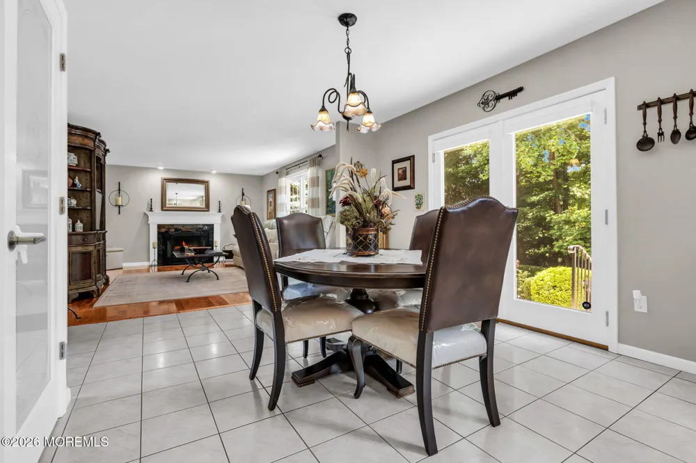 362 Meadowood Road Jackson, NJ 08527