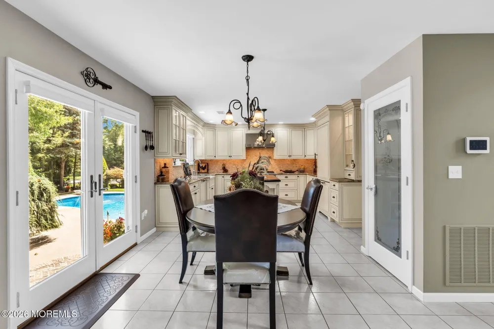 362 Meadowood Road Jackson, NJ 08527