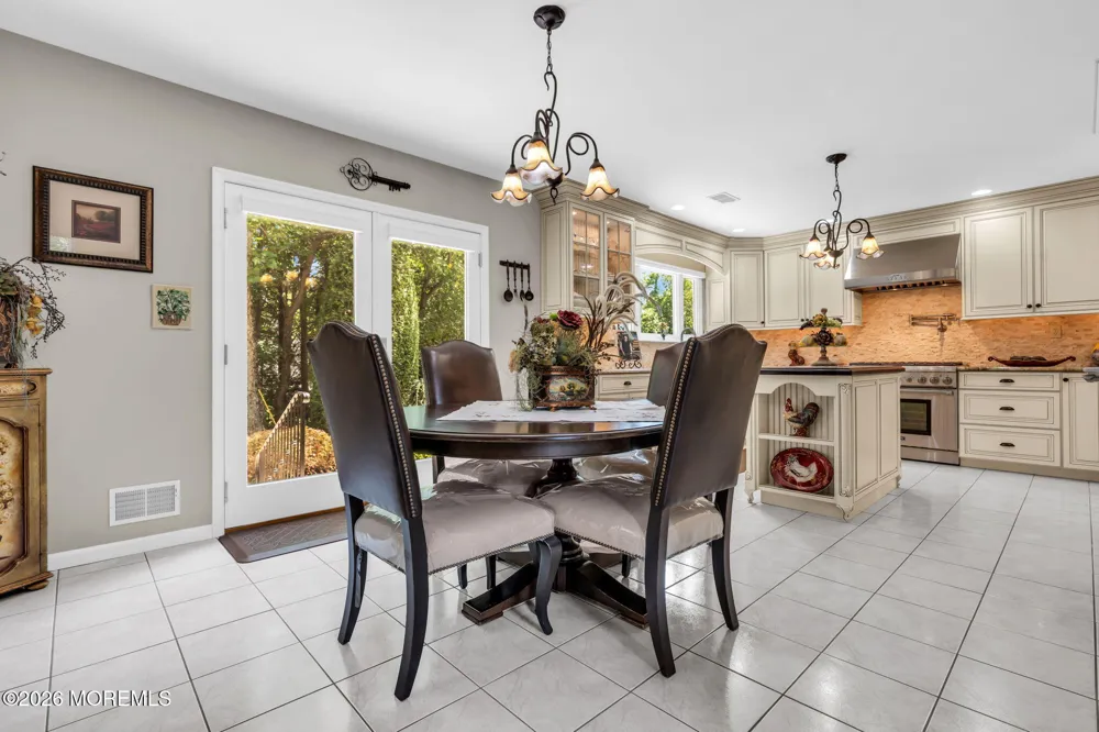 362 Meadowood Road Jackson, NJ 08527
