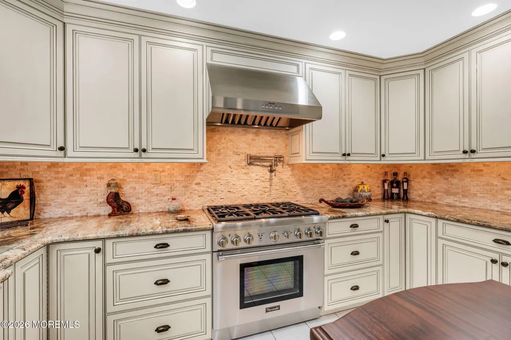 362 Meadowood Road Jackson, NJ 08527