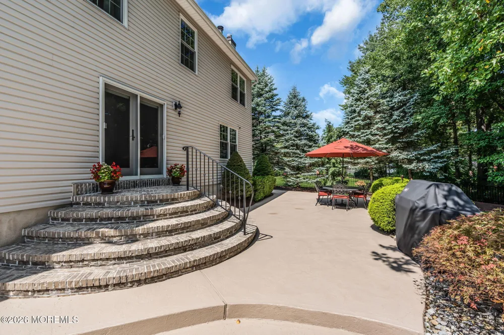 362 Meadowood Road Jackson, NJ 08527