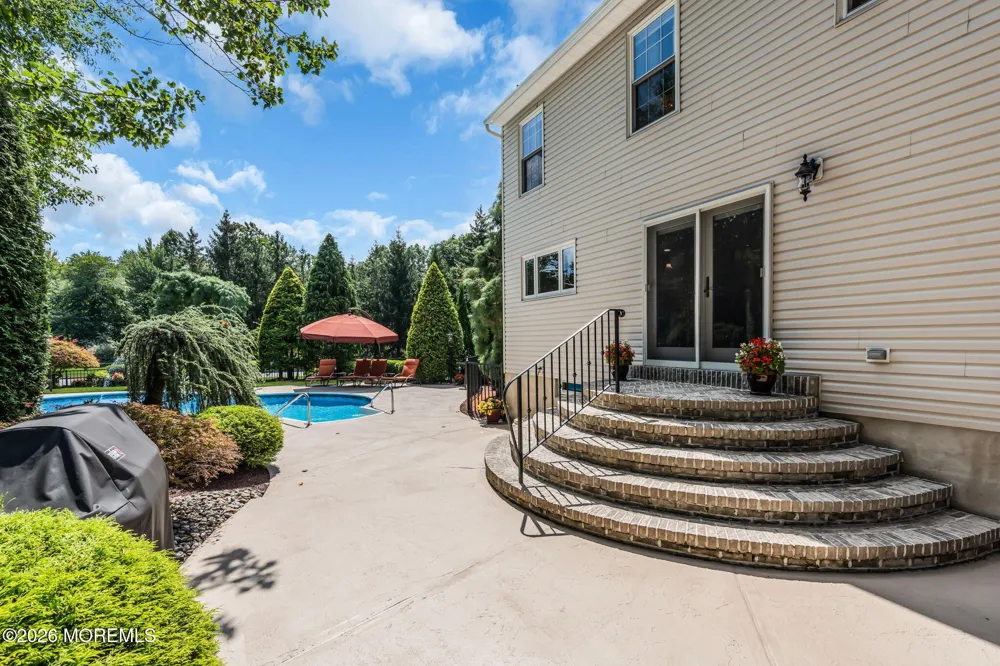 362 Meadowood Road Jackson, NJ 08527