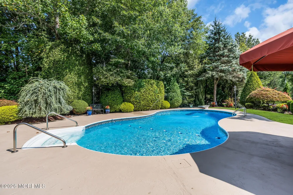 362 Meadowood Road Jackson, NJ 08527