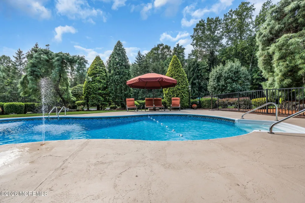 362 Meadowood Road Jackson, NJ 08527