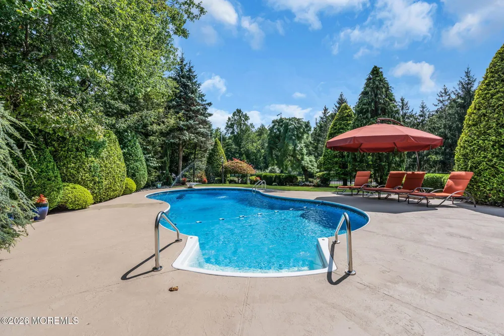 362 Meadowood Road Jackson, NJ 08527