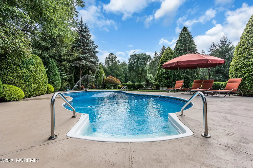 362 Meadowood Road Jackson, NJ 08527