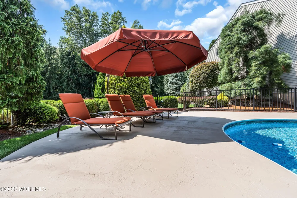 362 Meadowood Road Jackson, NJ 08527