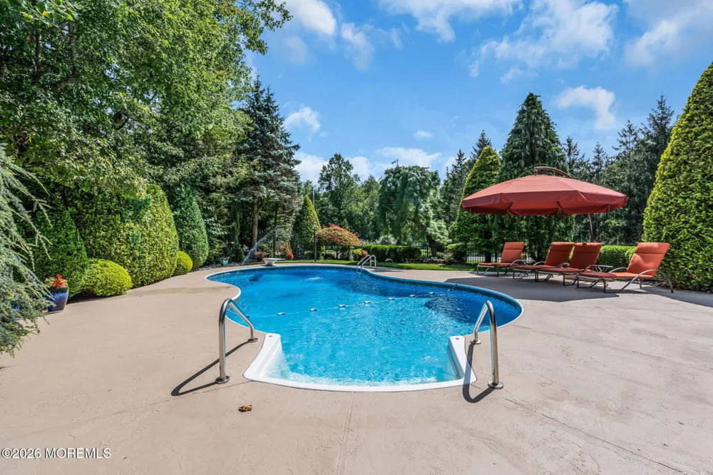 362 Meadowood Road Jackson, NJ 08527