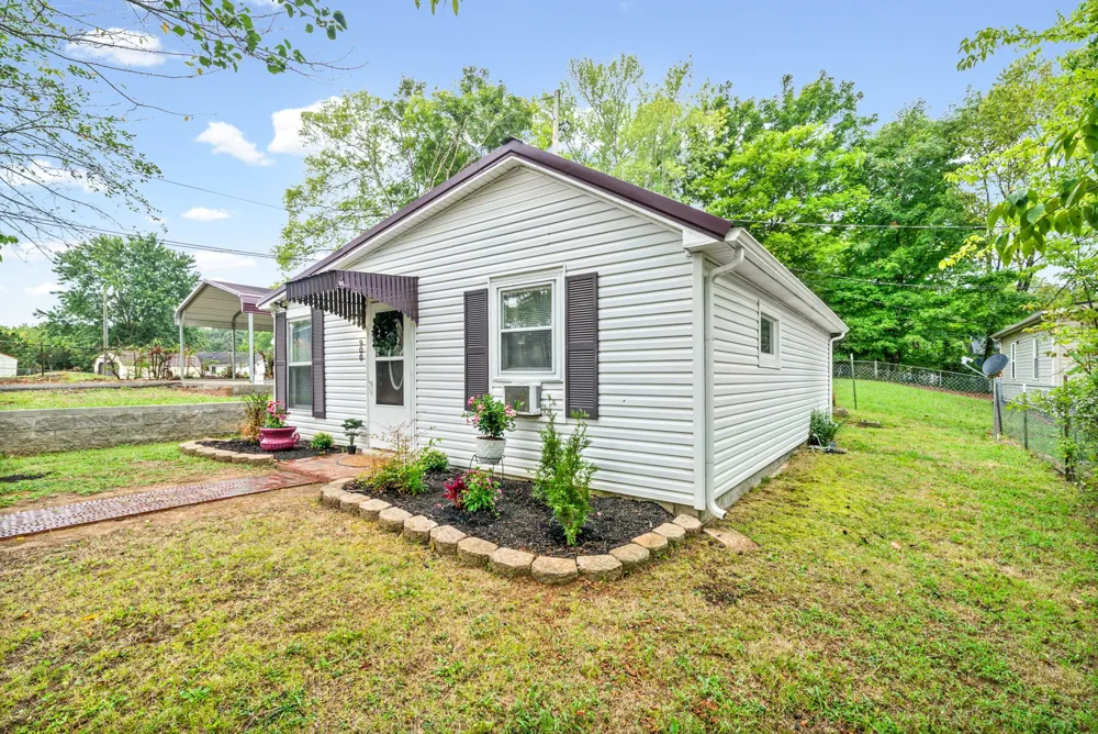 900 Oak Ln Clarksville, TN 37040