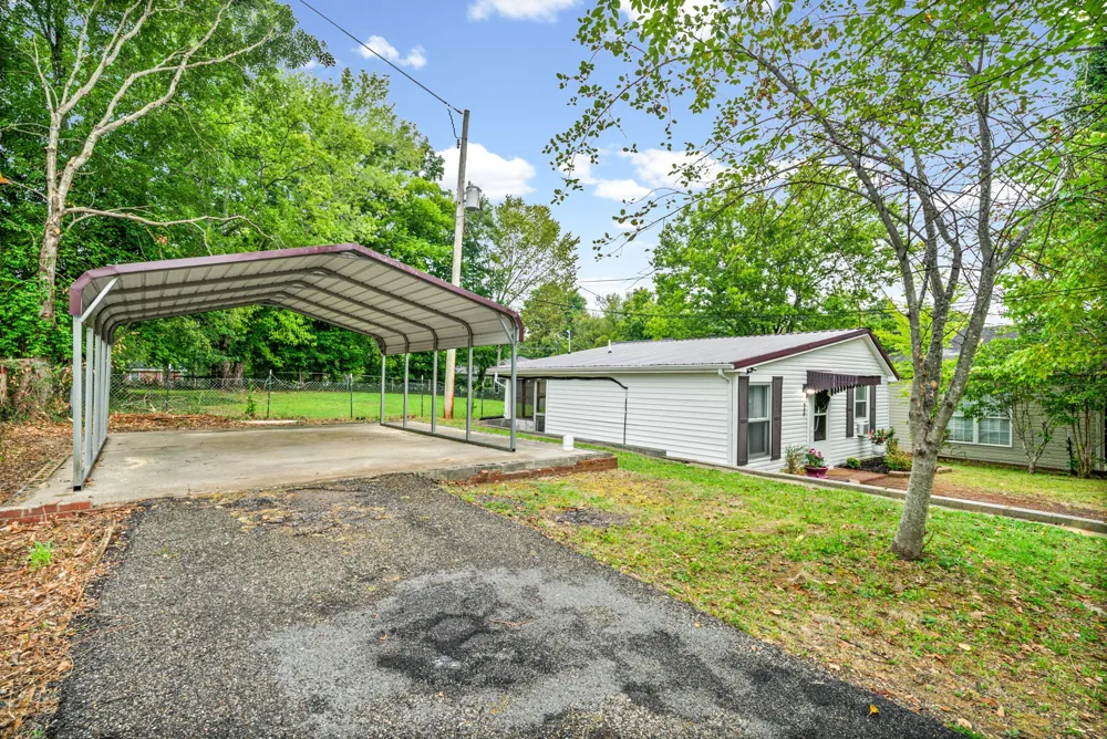 900 Oak Ln Clarksville, TN 37040