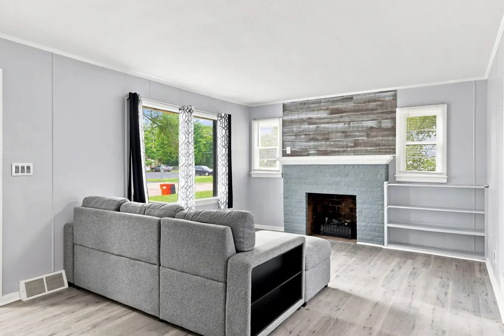 785 McGuigan Avenue Benton Harbor City, MI 49022