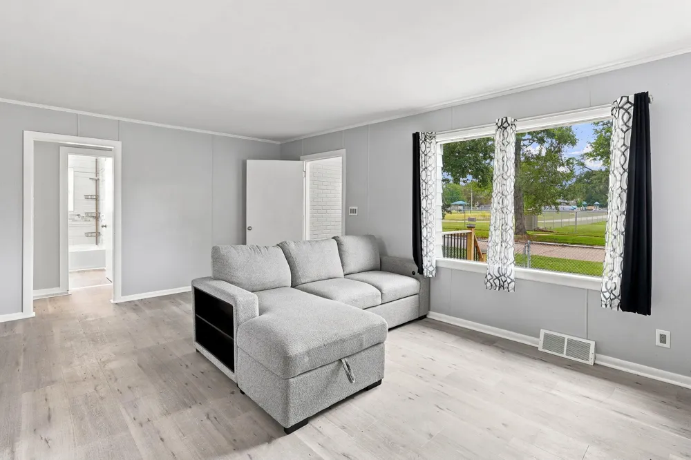 785 McGuigan Avenue Benton Harbor City, MI 49022