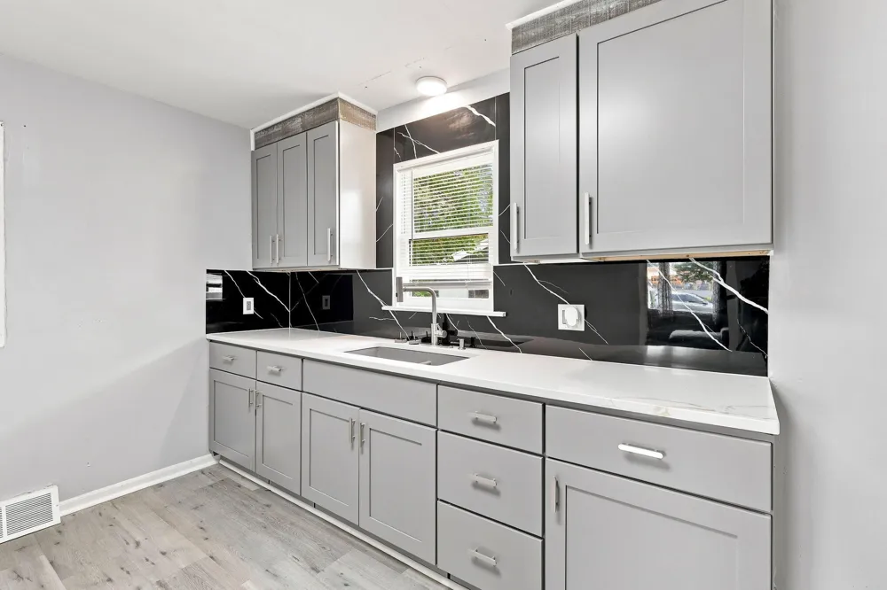 785 McGuigan Avenue Benton Harbor City, MI 49022