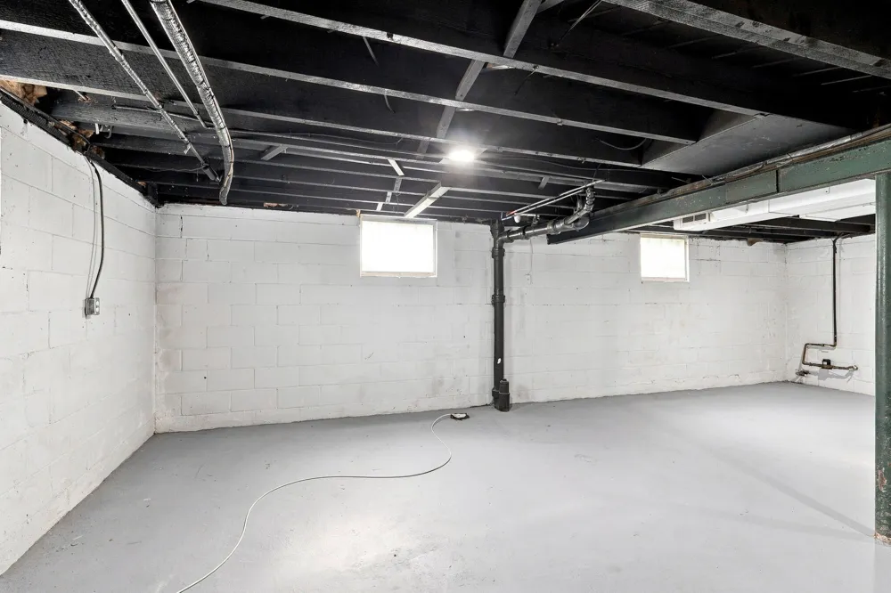 785 McGuigan Avenue Benton Harbor City, MI 49022