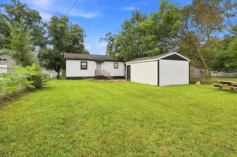 785 McGuigan Avenue Benton Harbor City, MI 49022