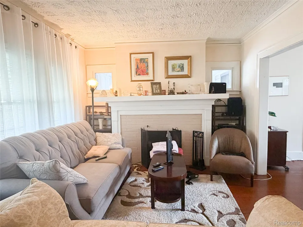13101 Pinehurst Street Detroit City, MI 48238
