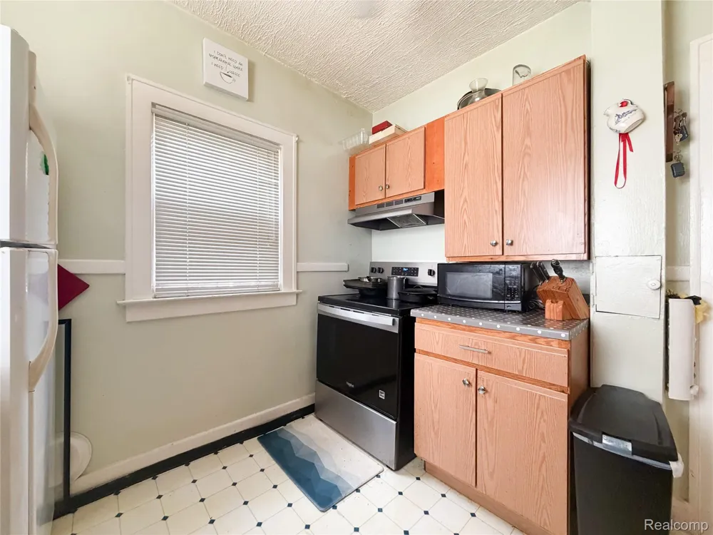 13101 Pinehurst Street Detroit City, MI 48238
