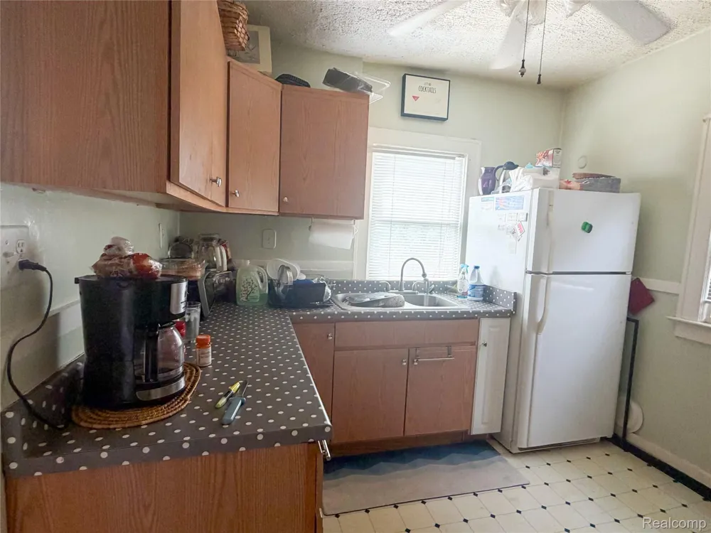 13101 Pinehurst Street Detroit City, MI 48238