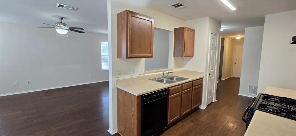 911 Remington Drive Leander, TX 78641