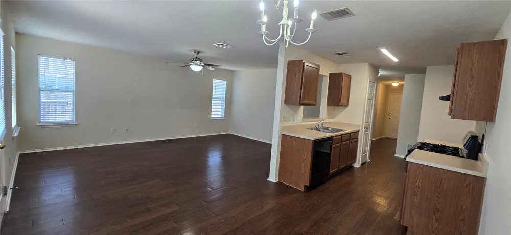 911 Remington Drive Leander, TX 78641