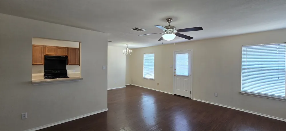 911 Remington Drive Leander, TX 78641