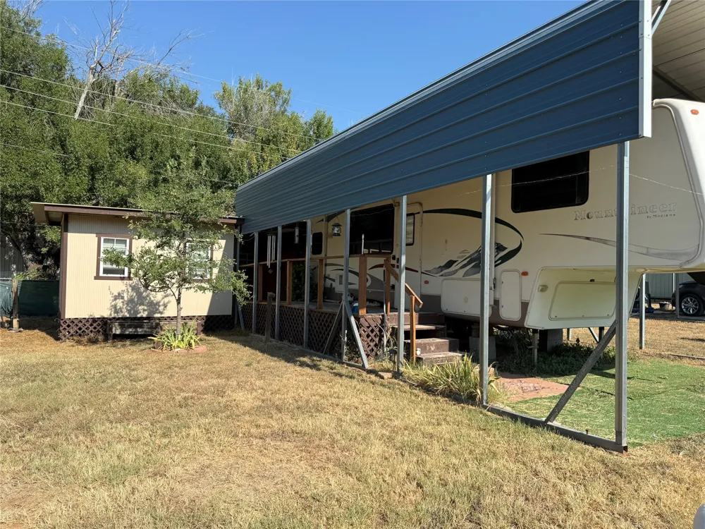 45 Port Promontory Rd Comanche, TX 76442
