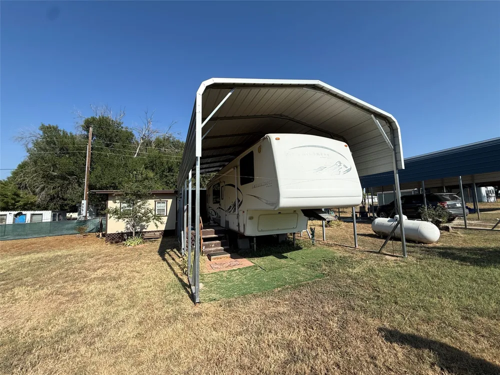 45 Port Promontory Rd Comanche, TX 76442