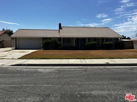 689 W Norwood Street