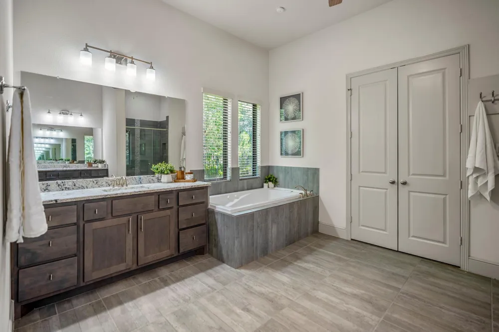 30943 Spring Lake Blvd Tomball, TX 77375
